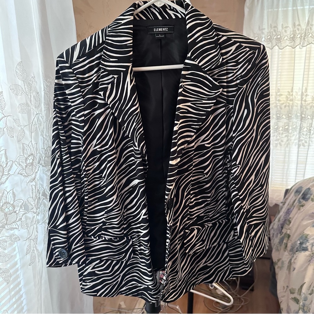 Zebra 3/4 sleeve blazer